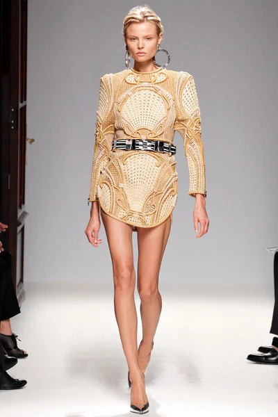 Look 30
